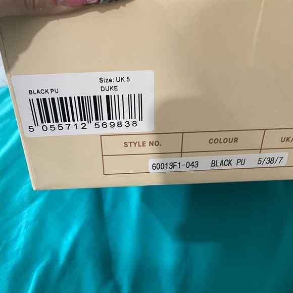 BRAND NEW NEVER WORN DUKE BLACK STRAPPY SQUARE TOE PLATFORM WEDGE HEEL SIZE 7.5 - Picture 2 of 7